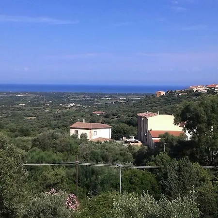 Casa Vacanze A Badesi, Mare E Relax. Ferienhaus Badesi
